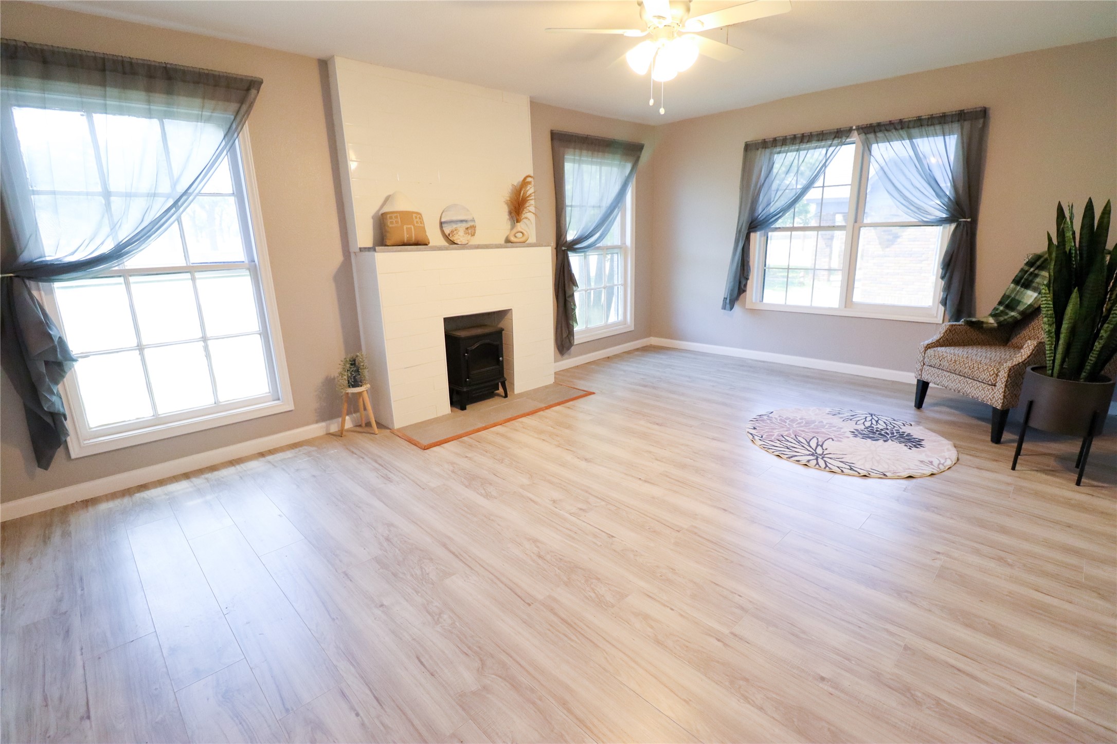 2208 N Sylvania Avenue Fort Worth TX 76111
