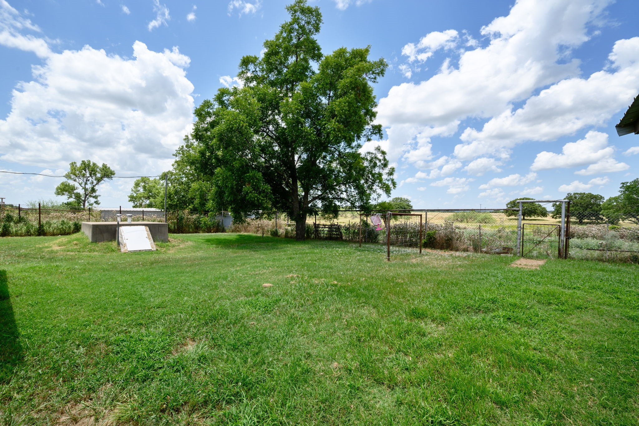 8 SW Poteet Road Bryson TX 76427