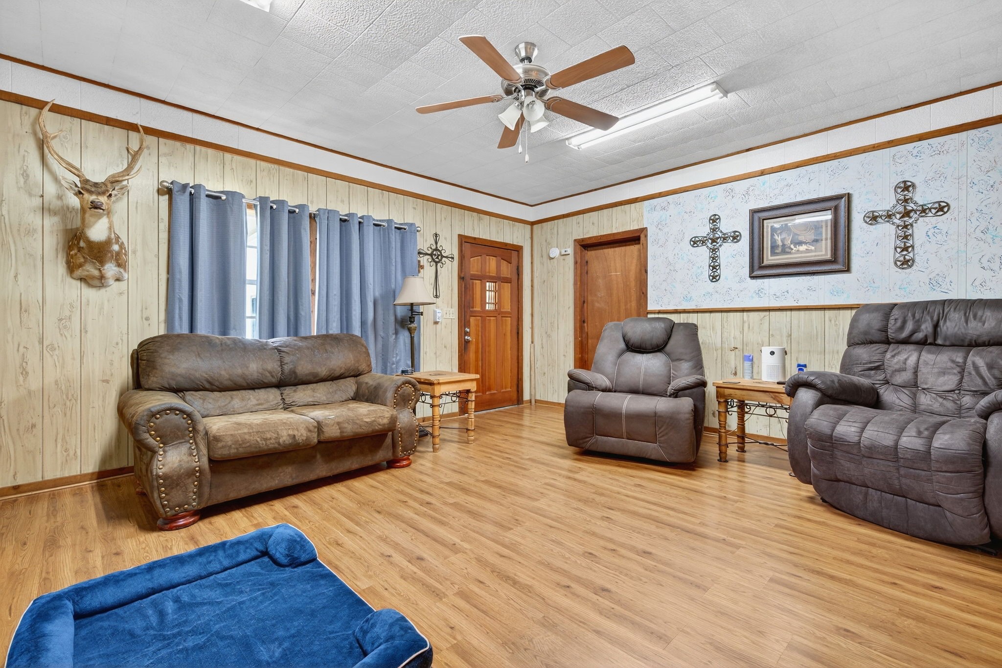 8 SW Poteet Road Bryson TX 76427