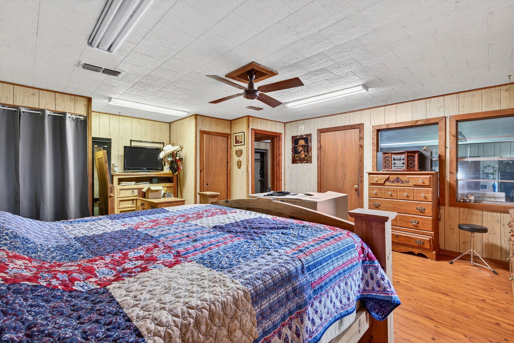 8 SW Poteet Road Bryson TX 76427