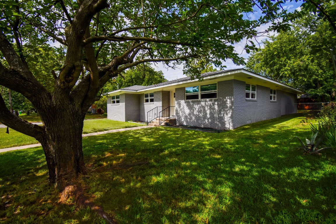 1301 Magnolia Street Gainesville TX 76240