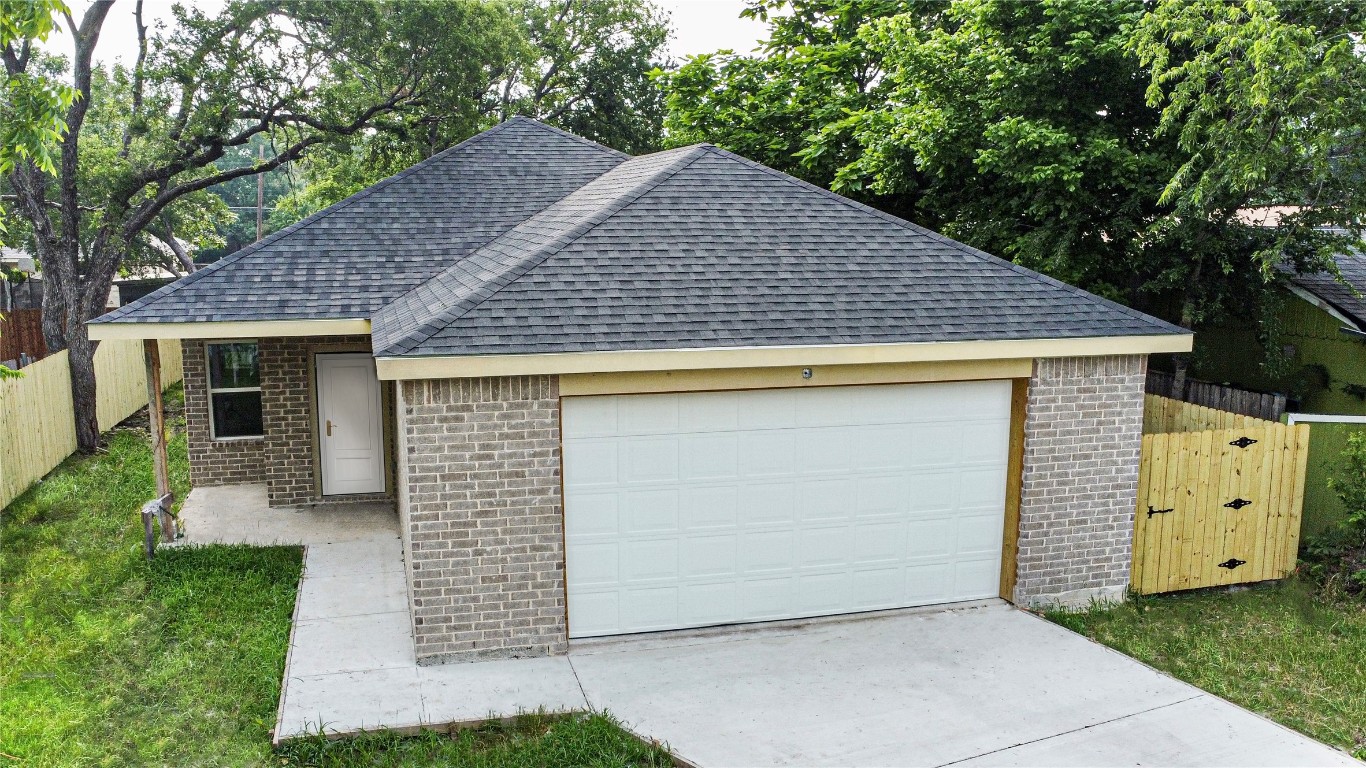706 Ezekial Avenue Dallas TX 75217