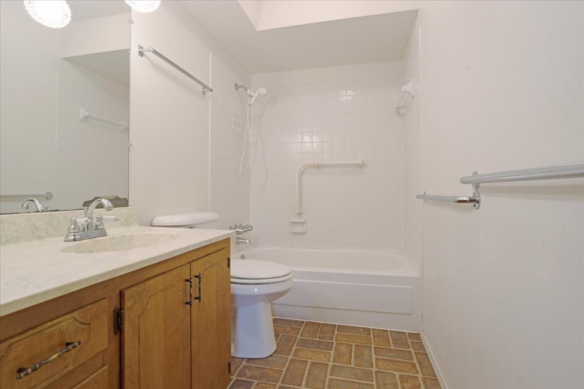 4400 N State Highway 121 Bonham TX 75418