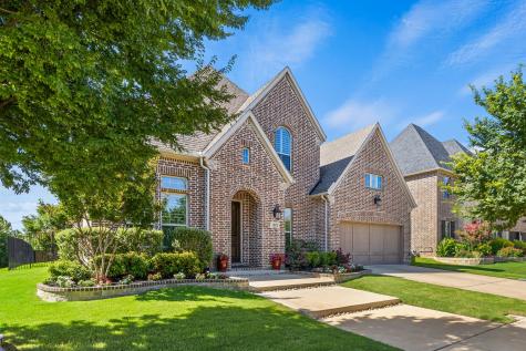 1052 W Bluff Way Roanoke TX 76262