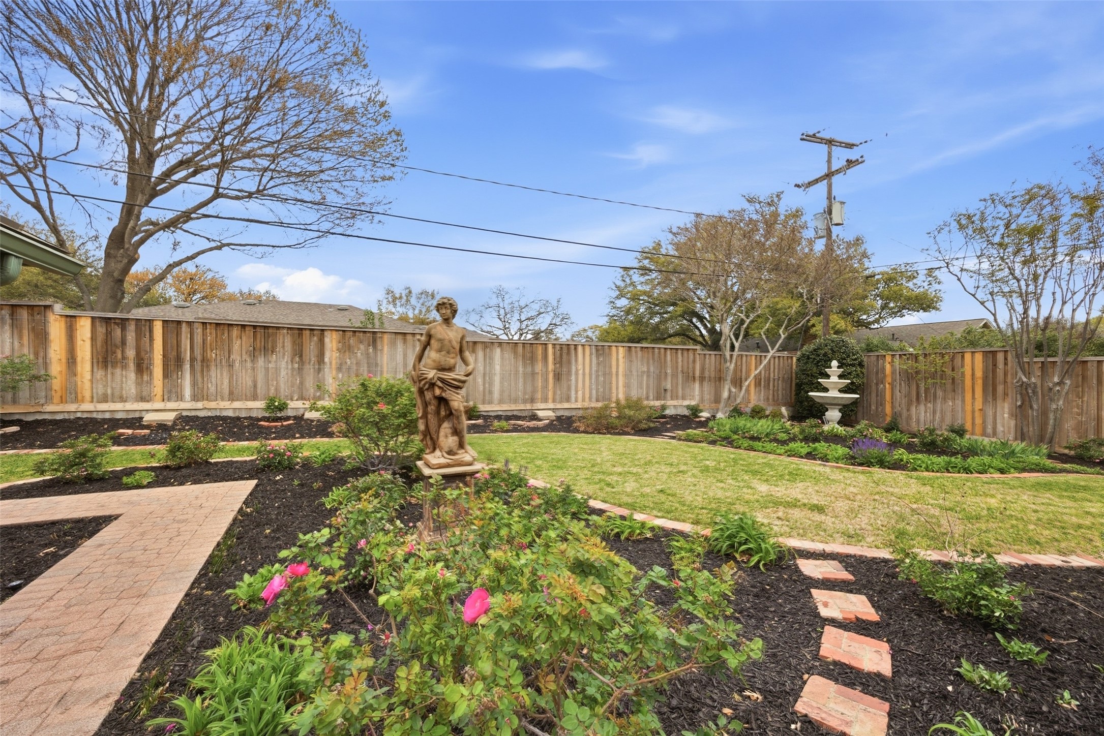 3908 Thistle Lane Fort Worth TX 76109