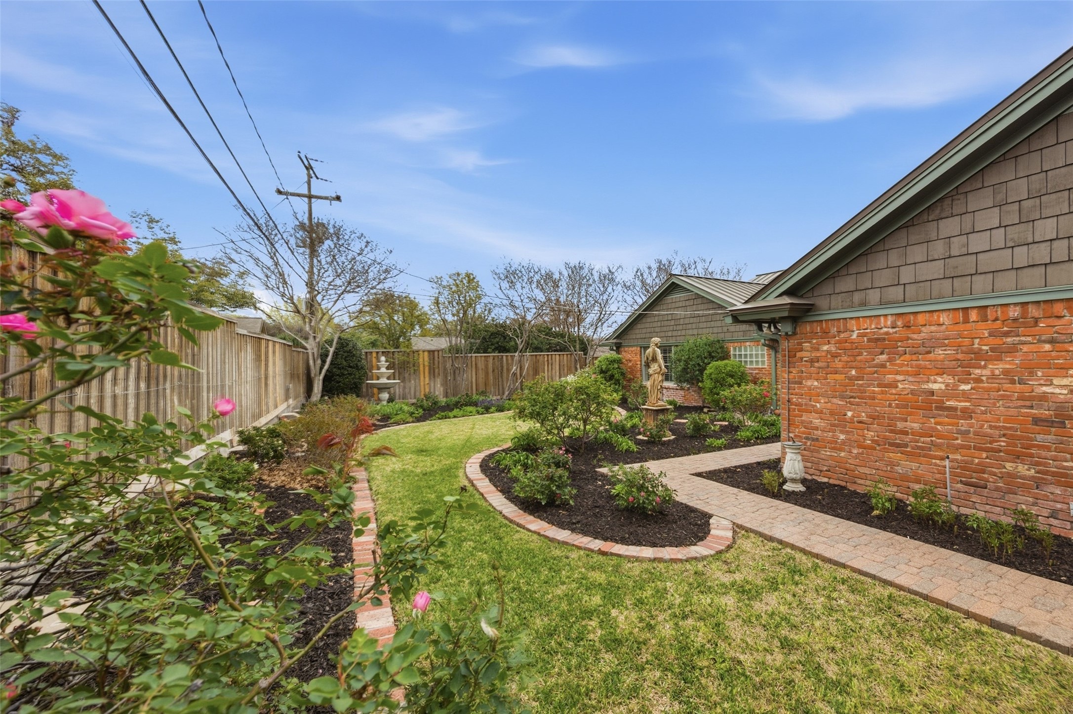 3908 Thistle Lane Fort Worth TX 76109