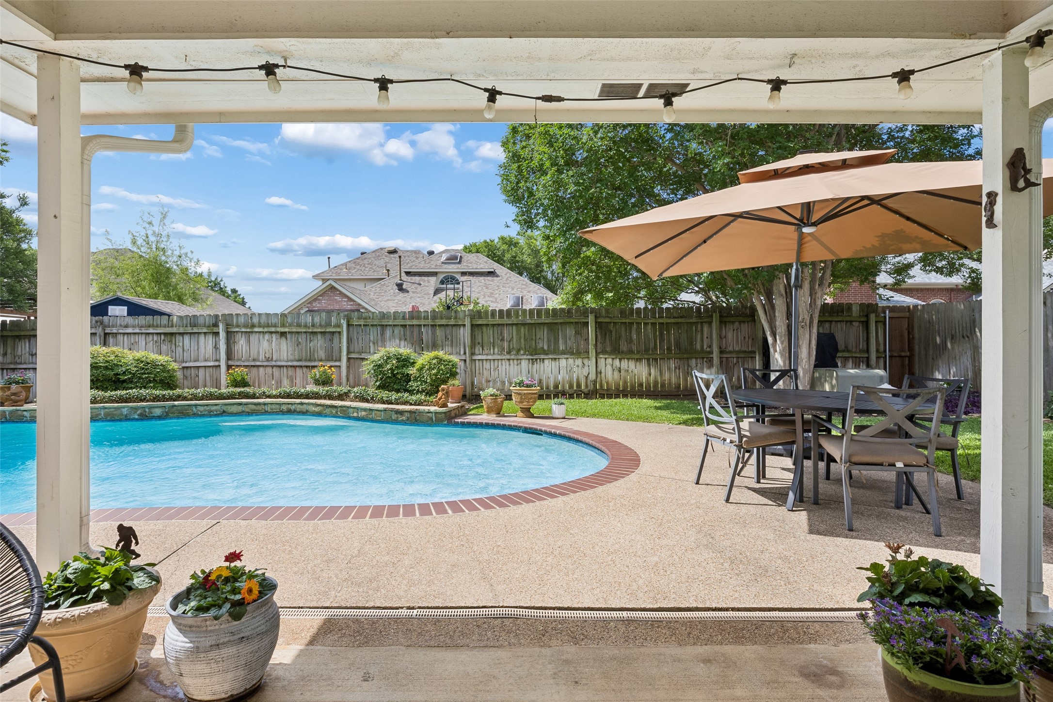 6828 Moss Lane North Richland Hills TX 76182