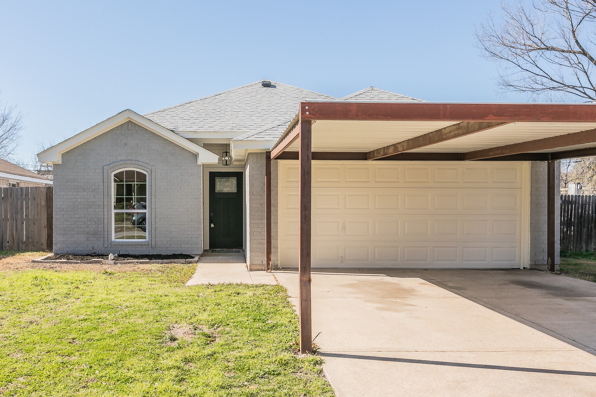 3233 Rita Lane Haltom City TX 76117