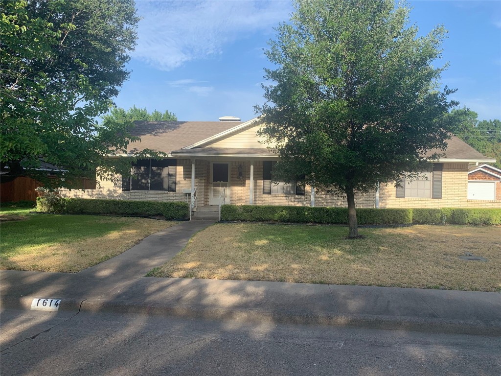 1614 Little Creek Drive Waxahachie TX 75165