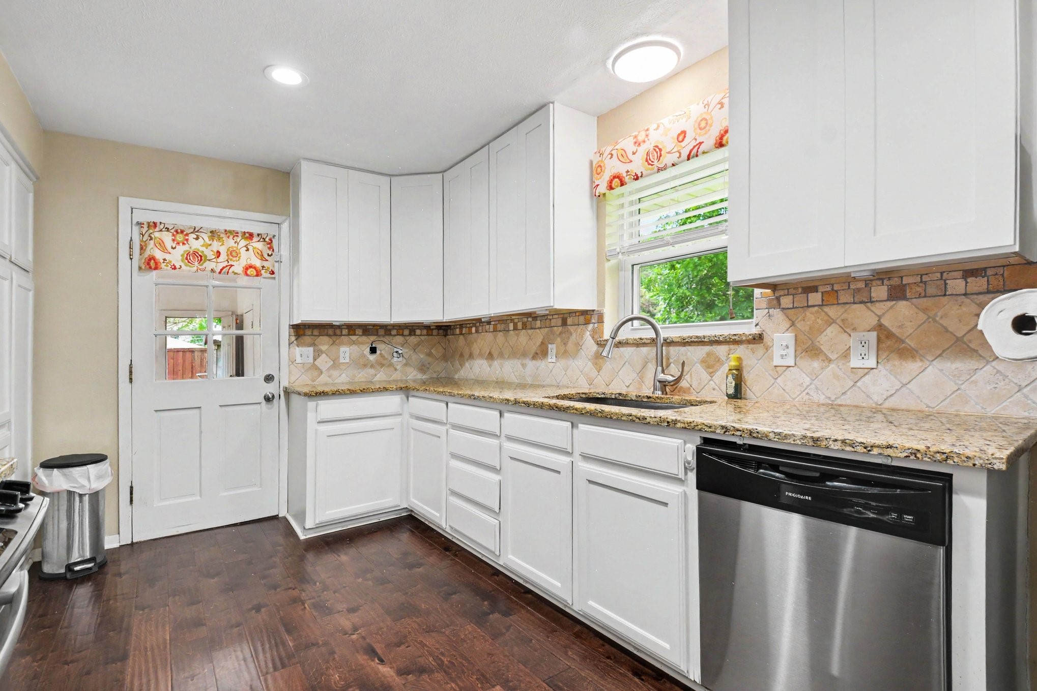 1114 Glouchester Drive Garland TX 75040