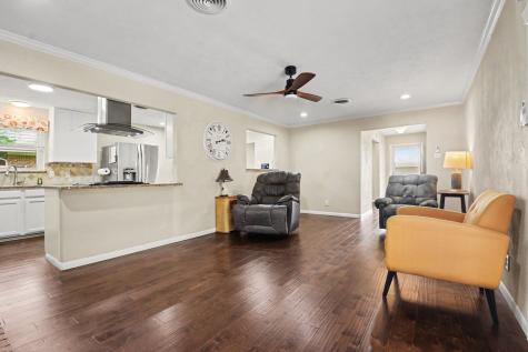 1114 Glouchester Drive Garland TX 75040