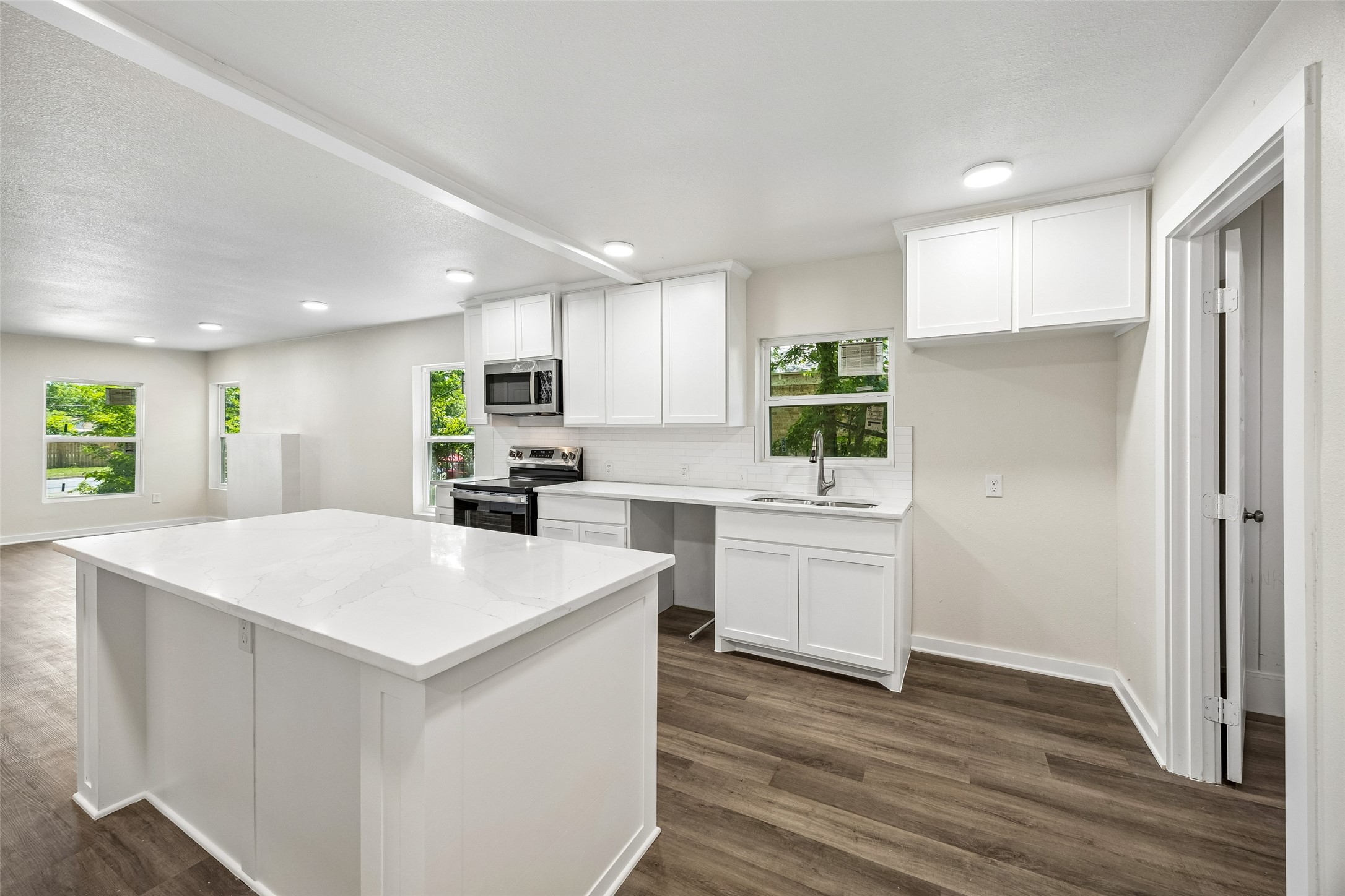 1265 E Maddox Avenue Fort Worth TX 76104
