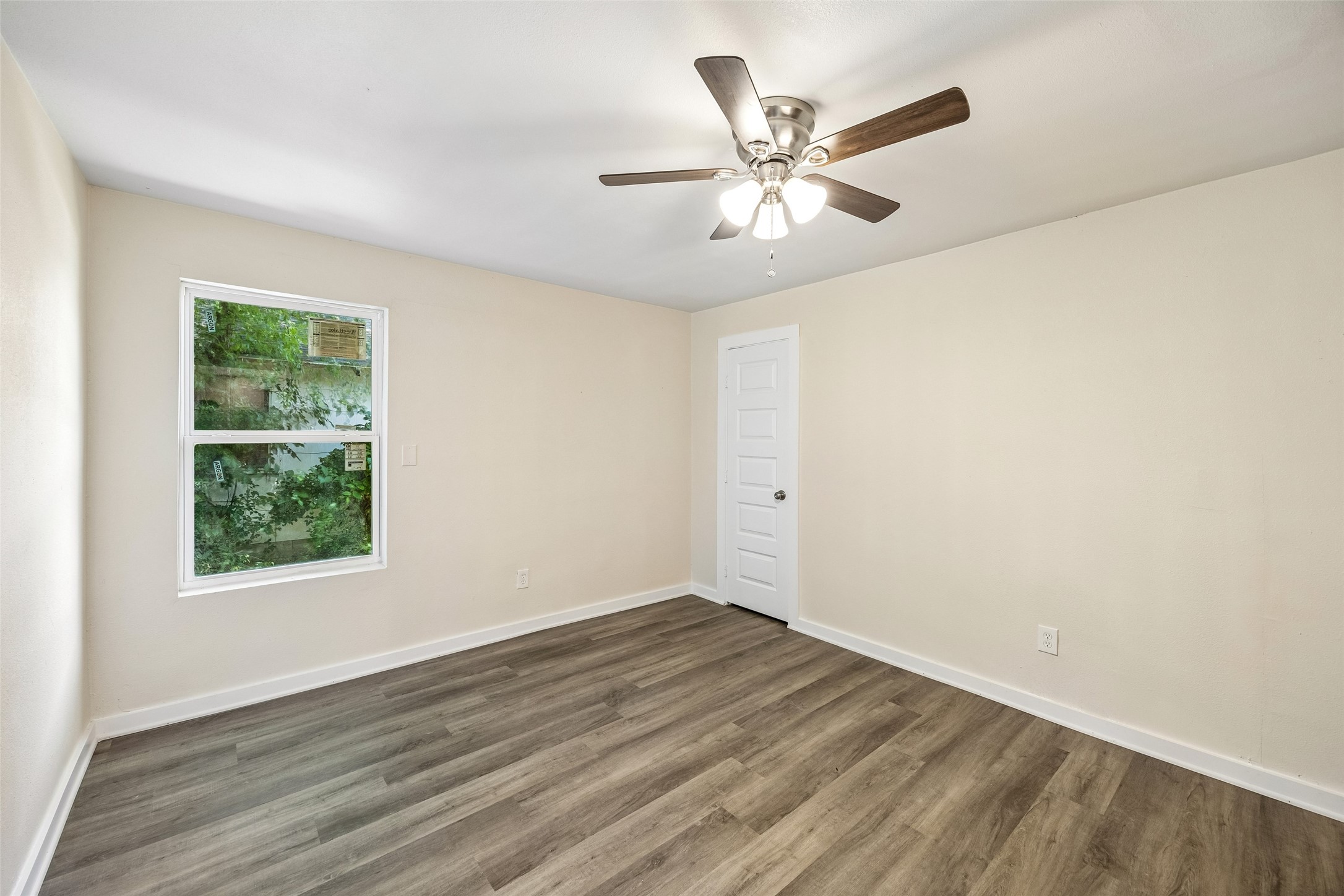 1265 E Maddox Avenue Fort Worth TX 76104