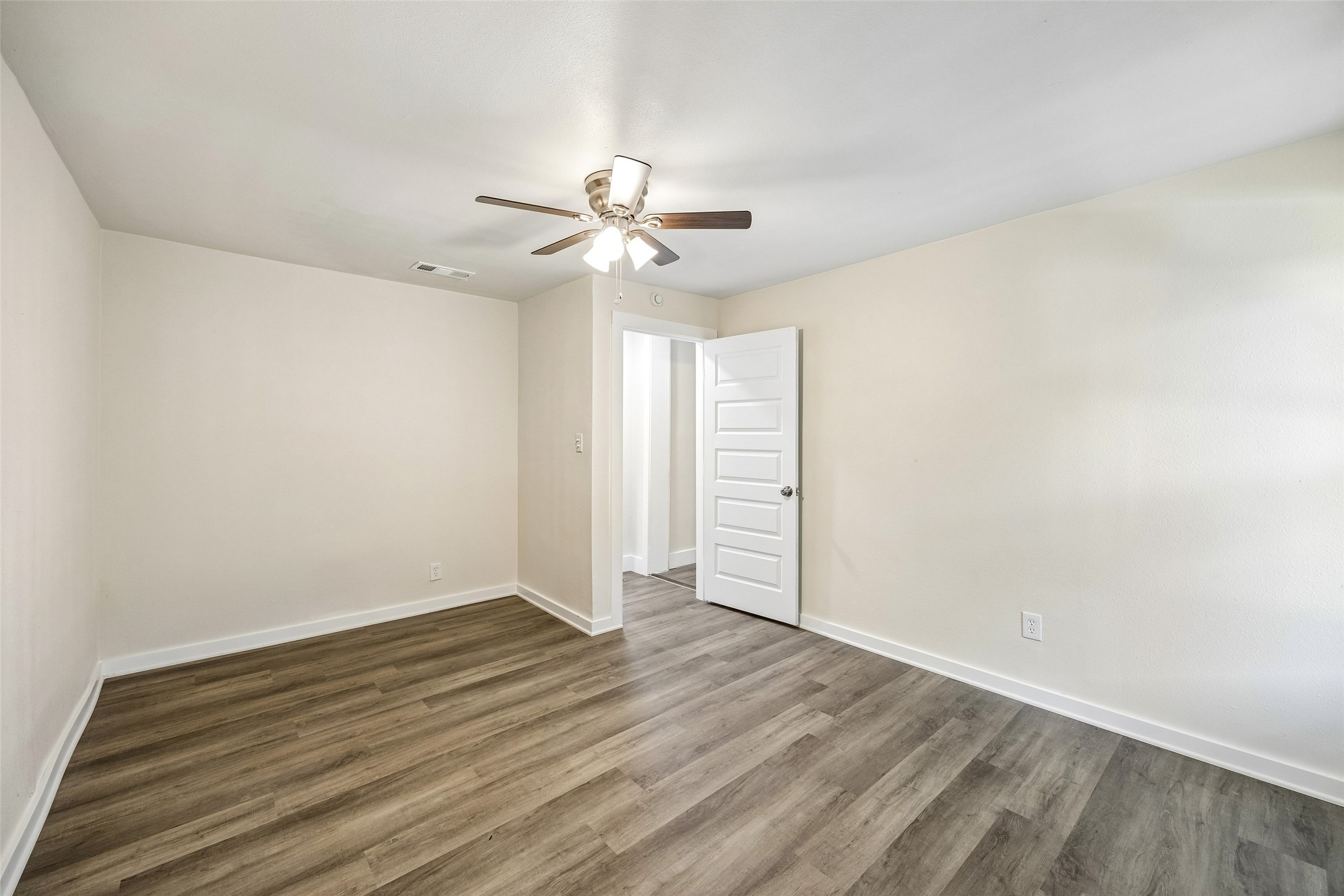 1265 E Maddox Avenue Fort Worth TX 76104