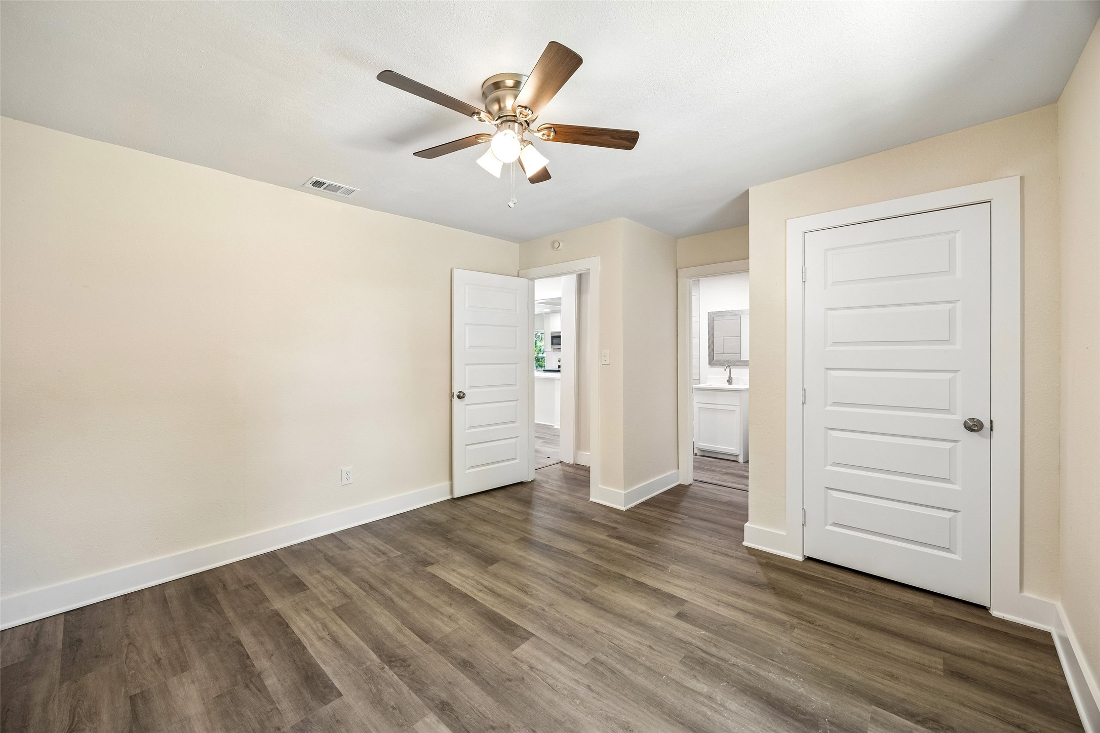 1265 E Maddox Avenue Fort Worth TX 76104