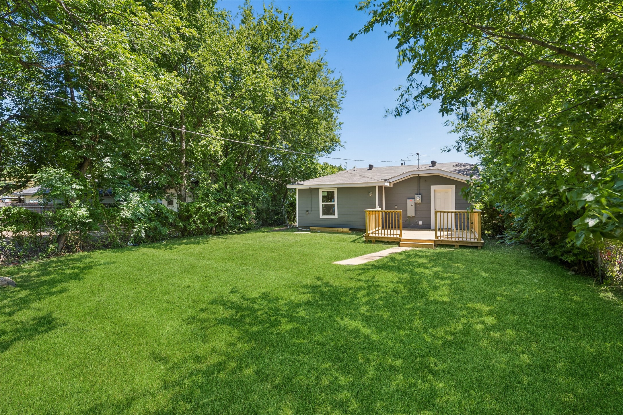 1265 E Maddox Avenue Fort Worth TX 76104