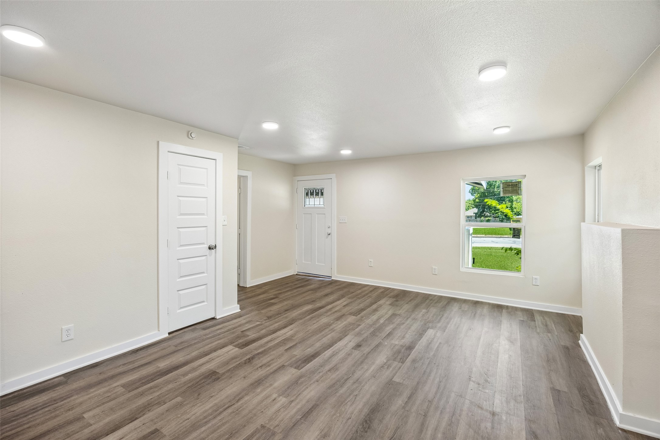 1265 E Maddox Avenue Fort Worth TX 76104
