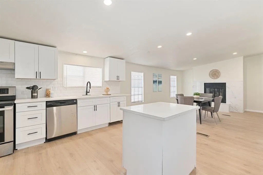 715 Comanche Cove Drive Granbury TX 76048