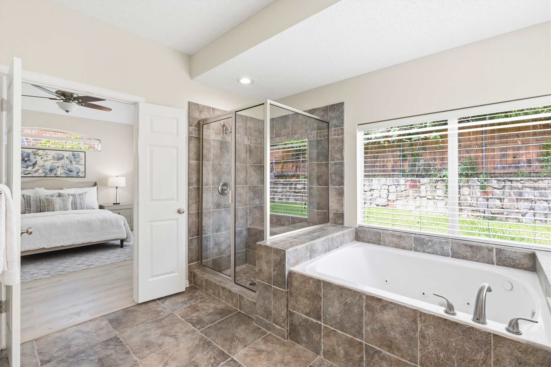 9813 Cliffside Drive Irving TX 75063