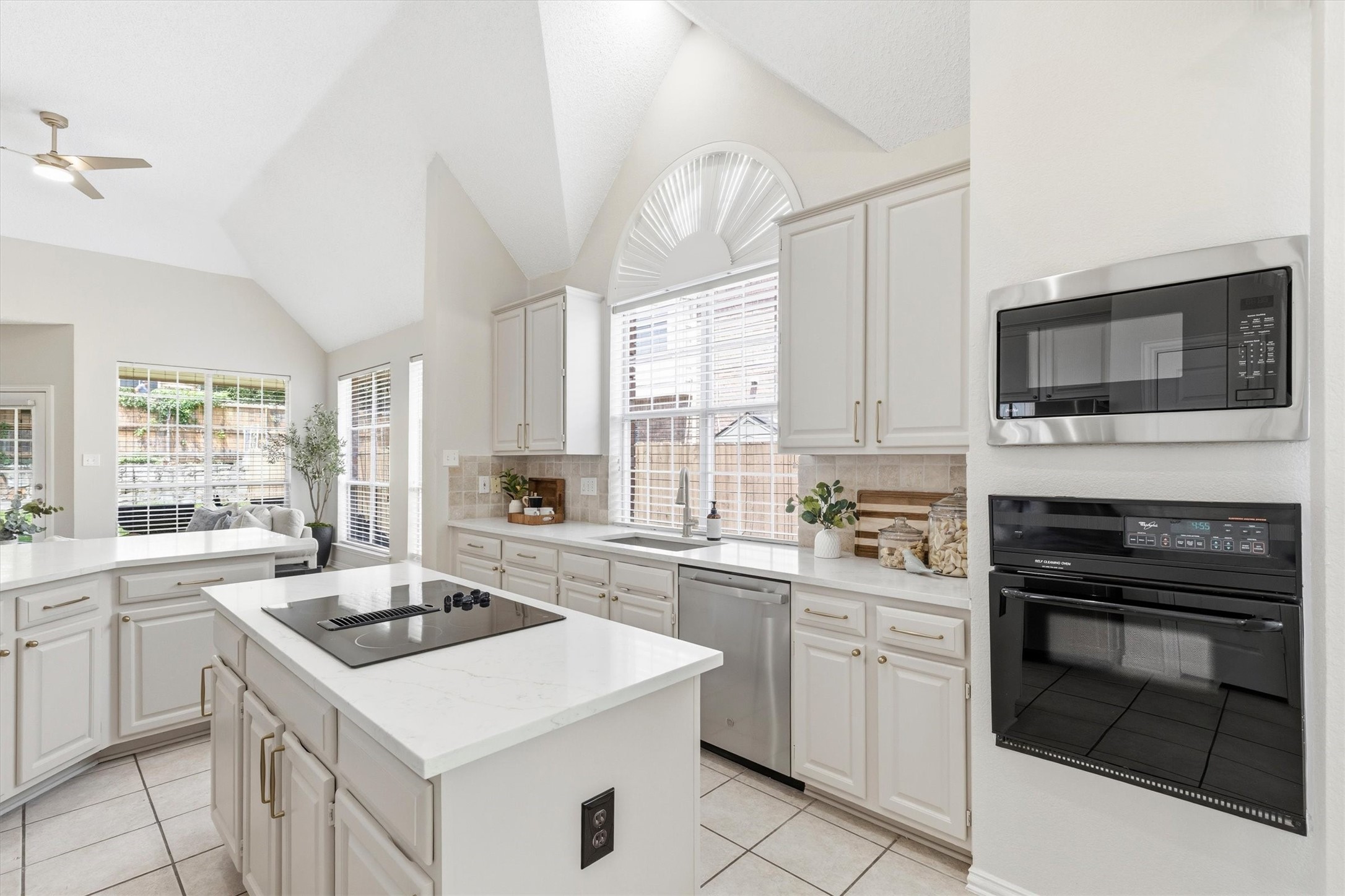 9813 Cliffside Drive Irving TX 75063