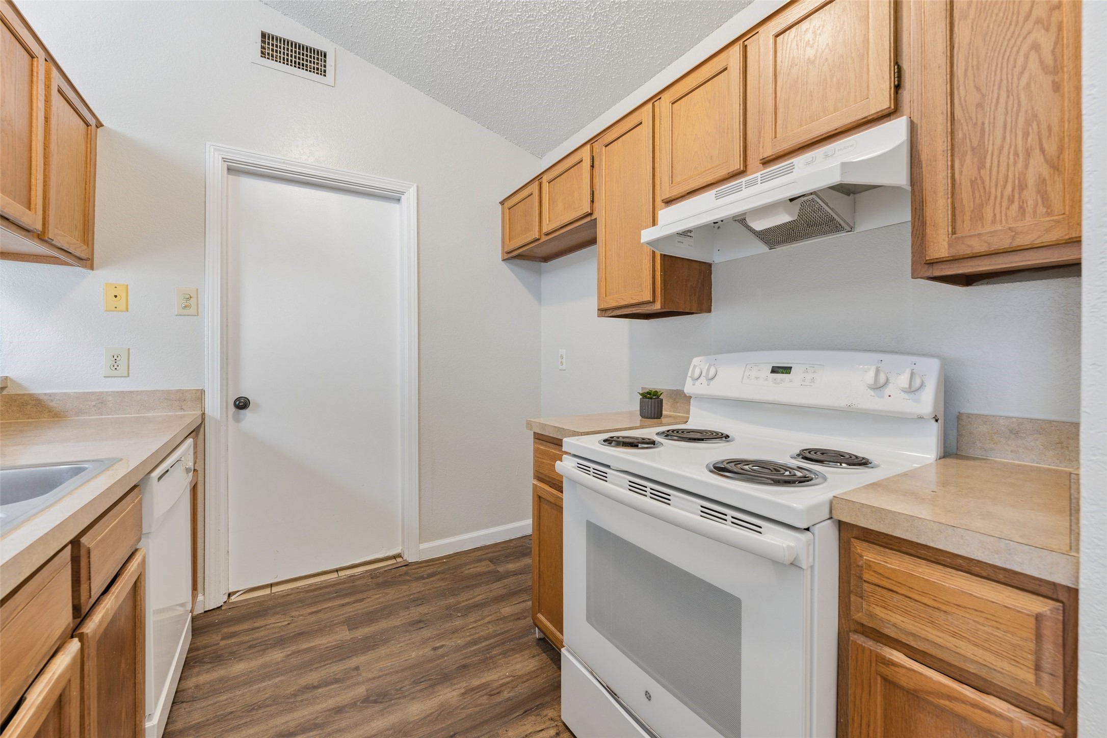 1803 Scottsdale Drive Arlington TX 76018