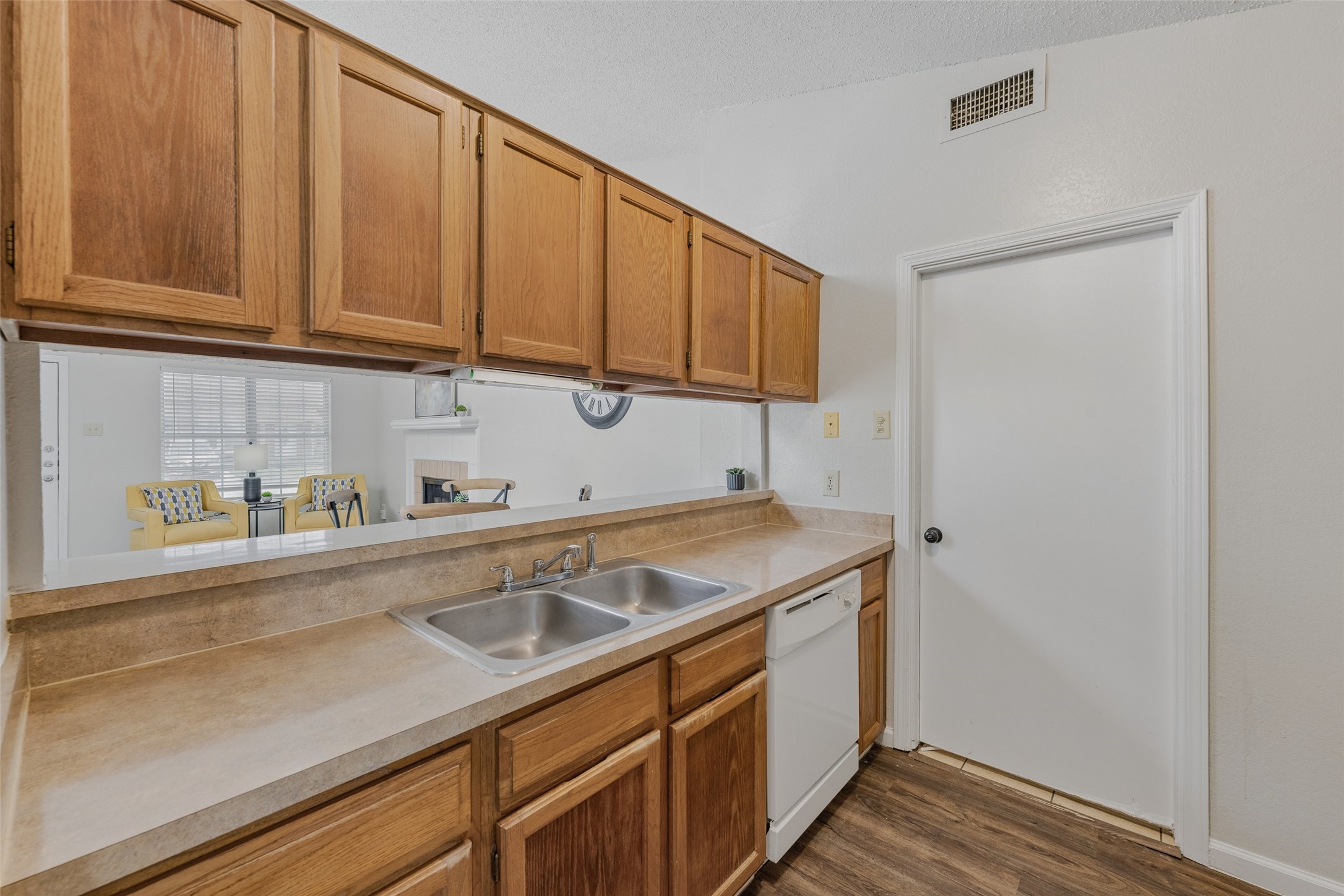 1803 Scottsdale Drive Arlington TX 76018