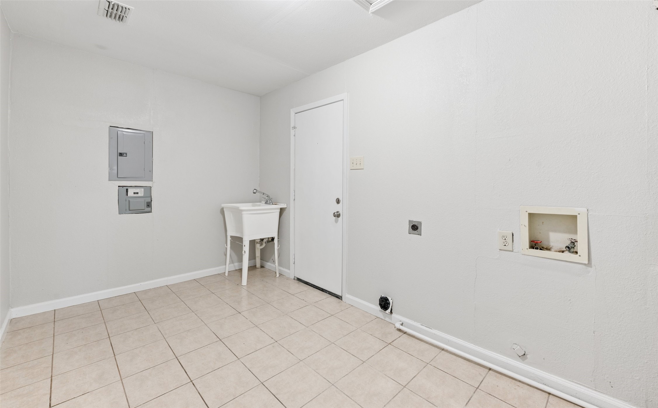 1803 Scottsdale Drive Arlington TX 76018