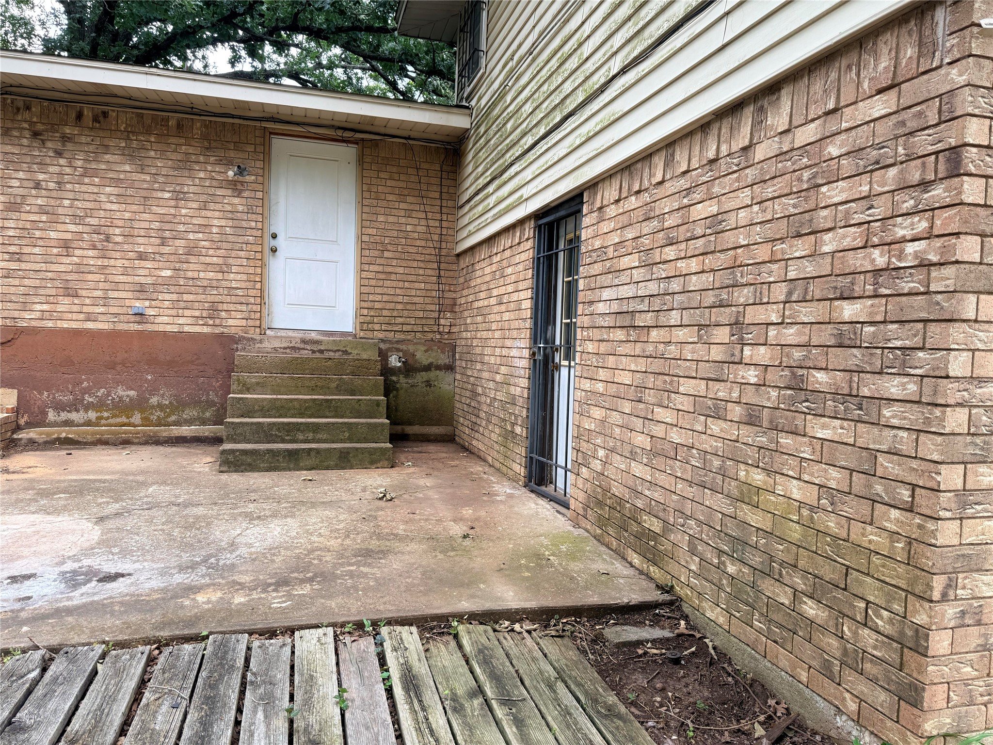 1347 Crestview Drive Denison TX 75020