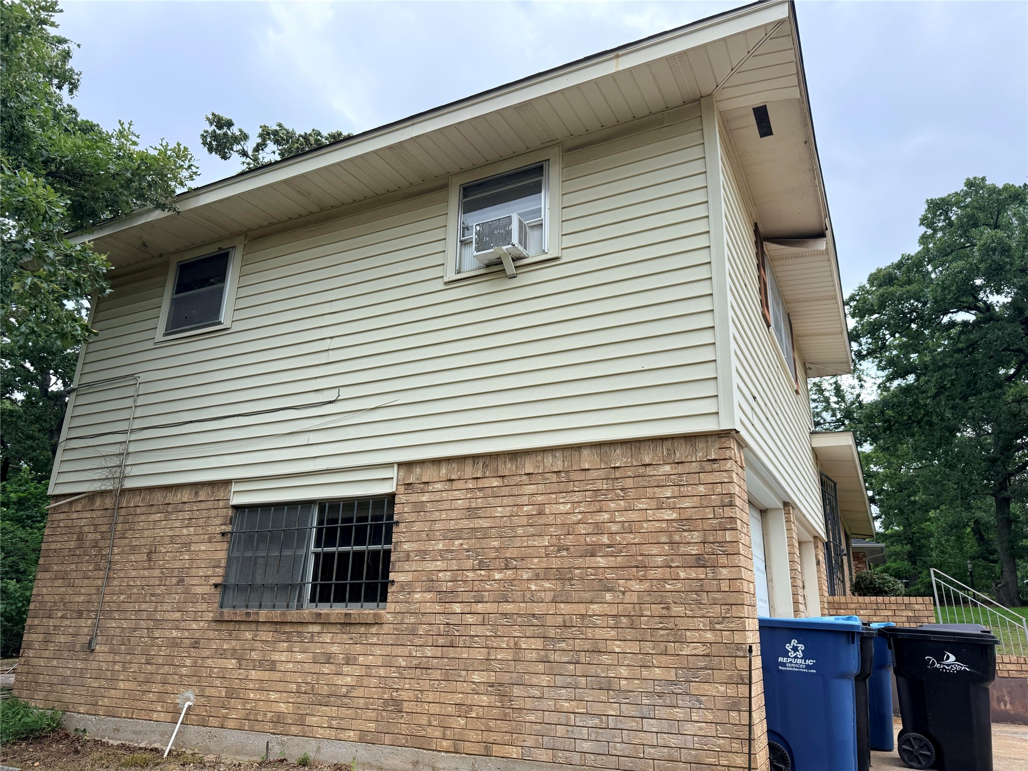1347 Crestview Drive Denison TX 75020