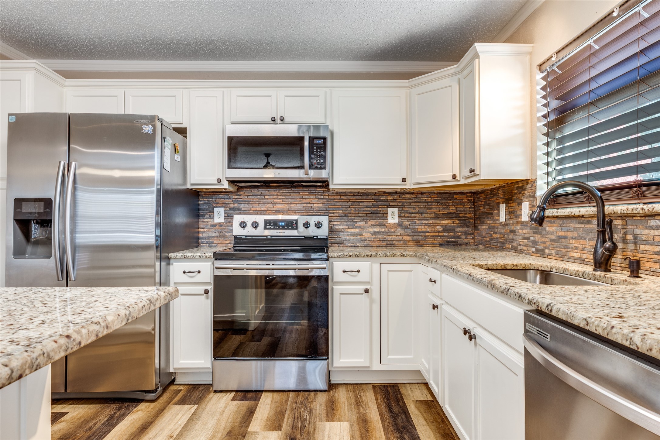2709 Deer Creek Court Garland TX 75040