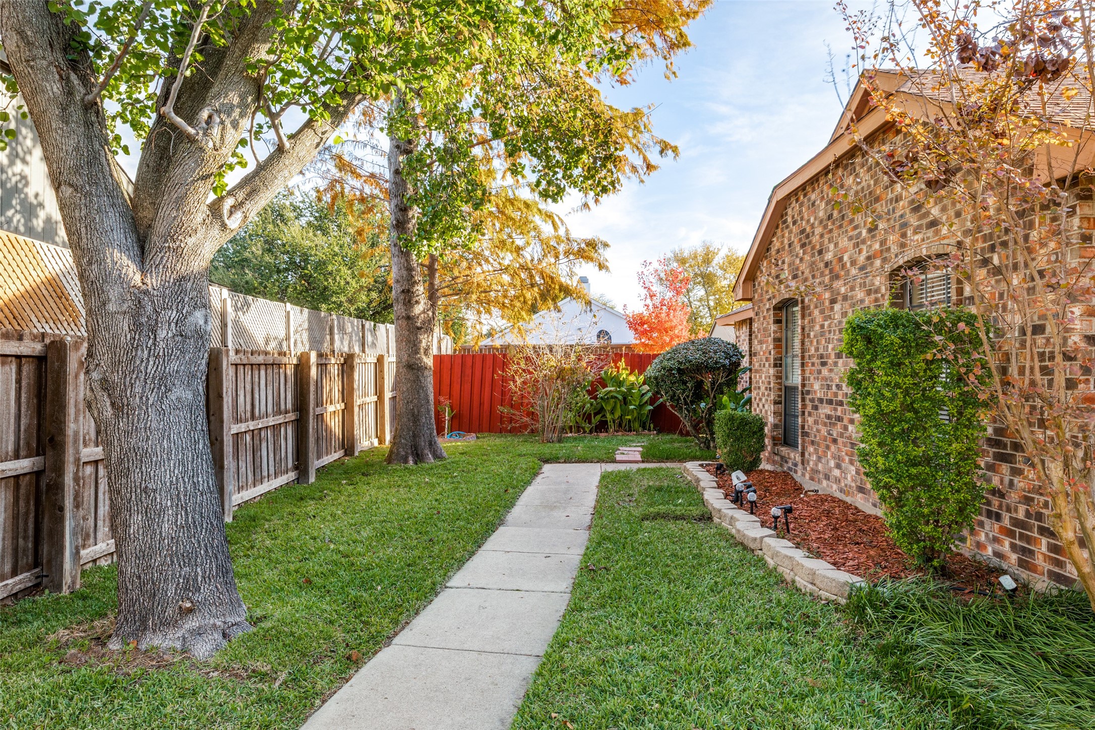 2709 Deer Creek Court Garland TX 75040
