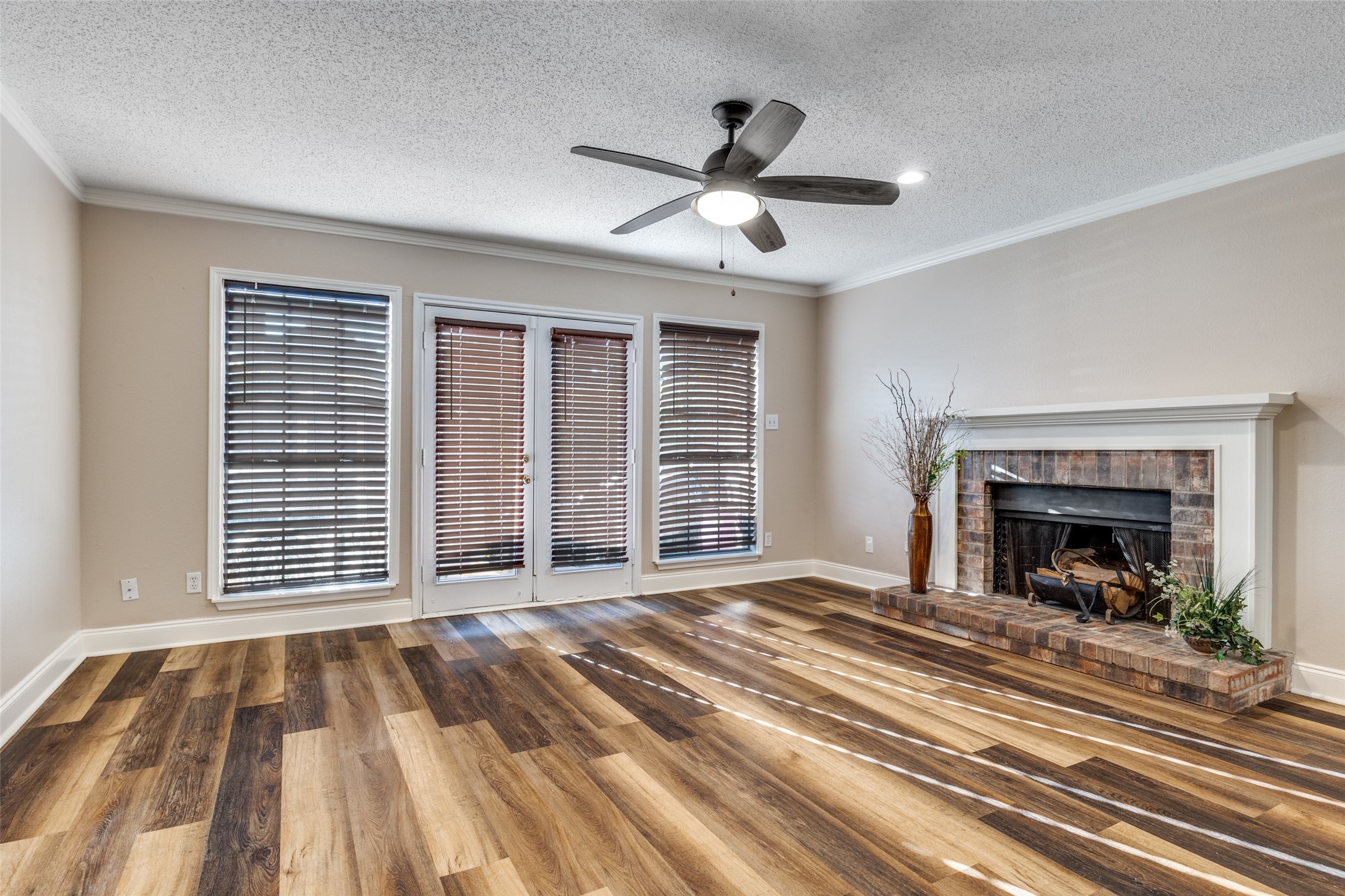 2709 Deer Creek Court Garland TX 75040