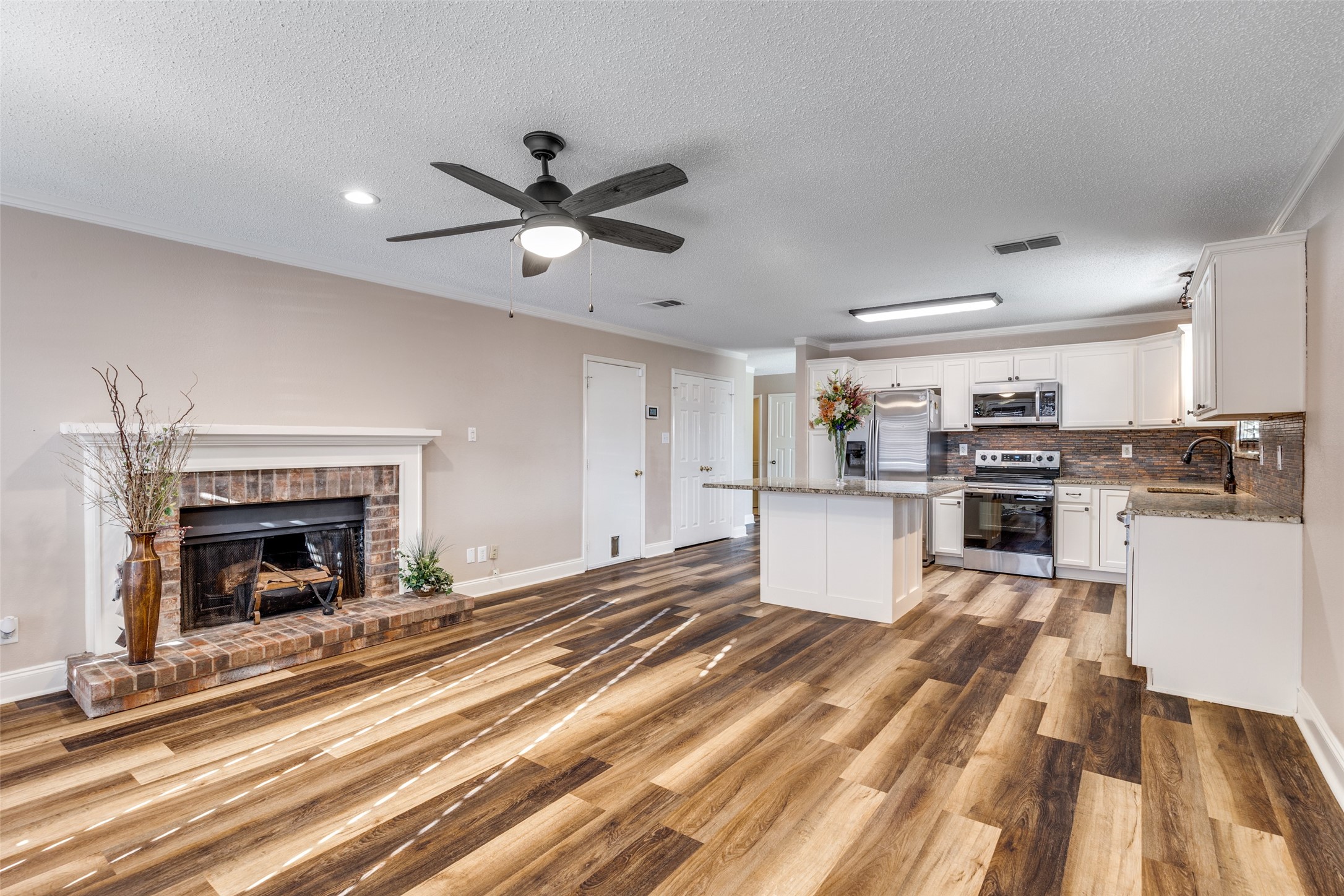 2709 Deer Creek Court Garland TX 75040
