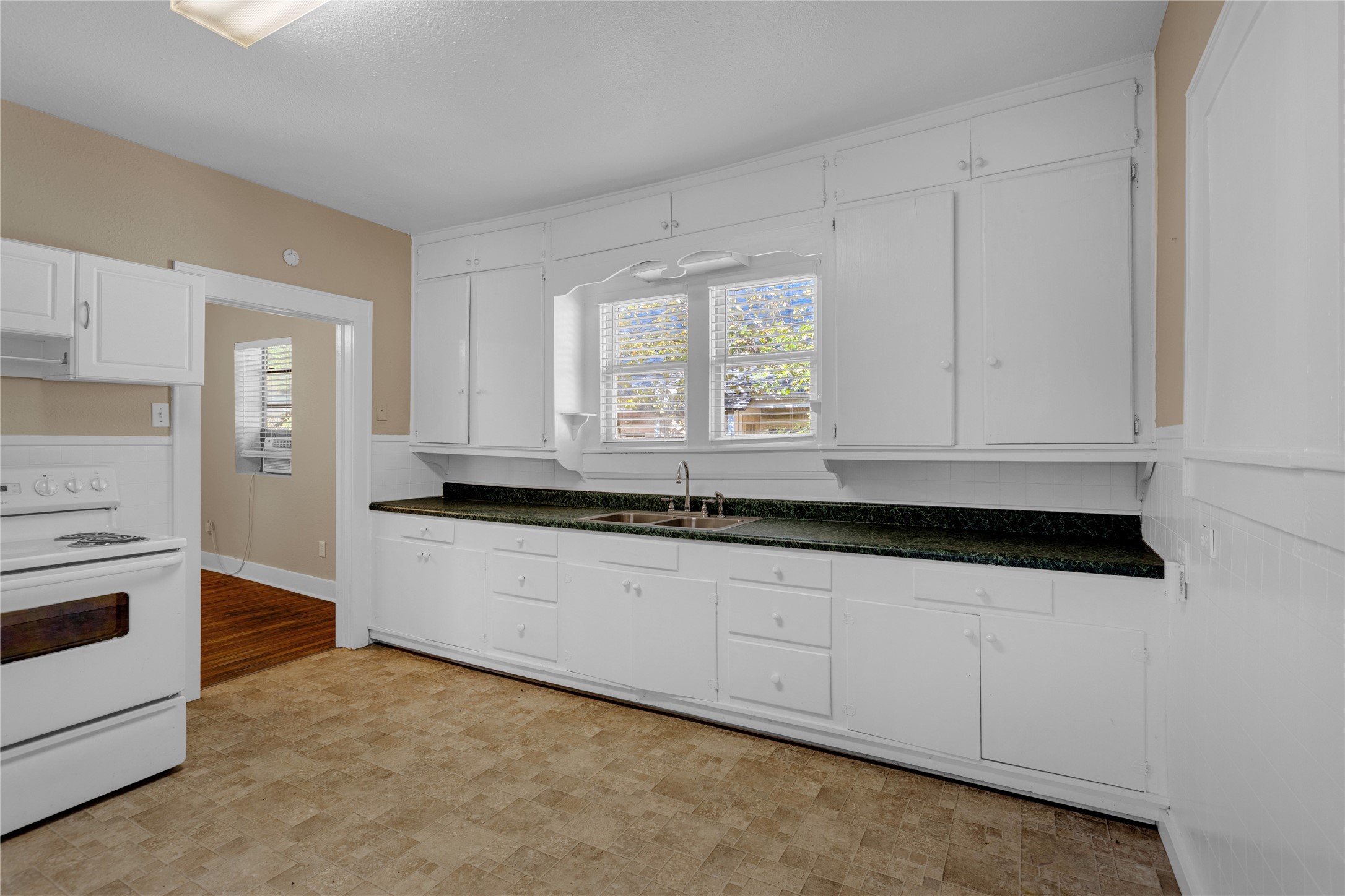 513 W Texas Street Denison TX 75020
