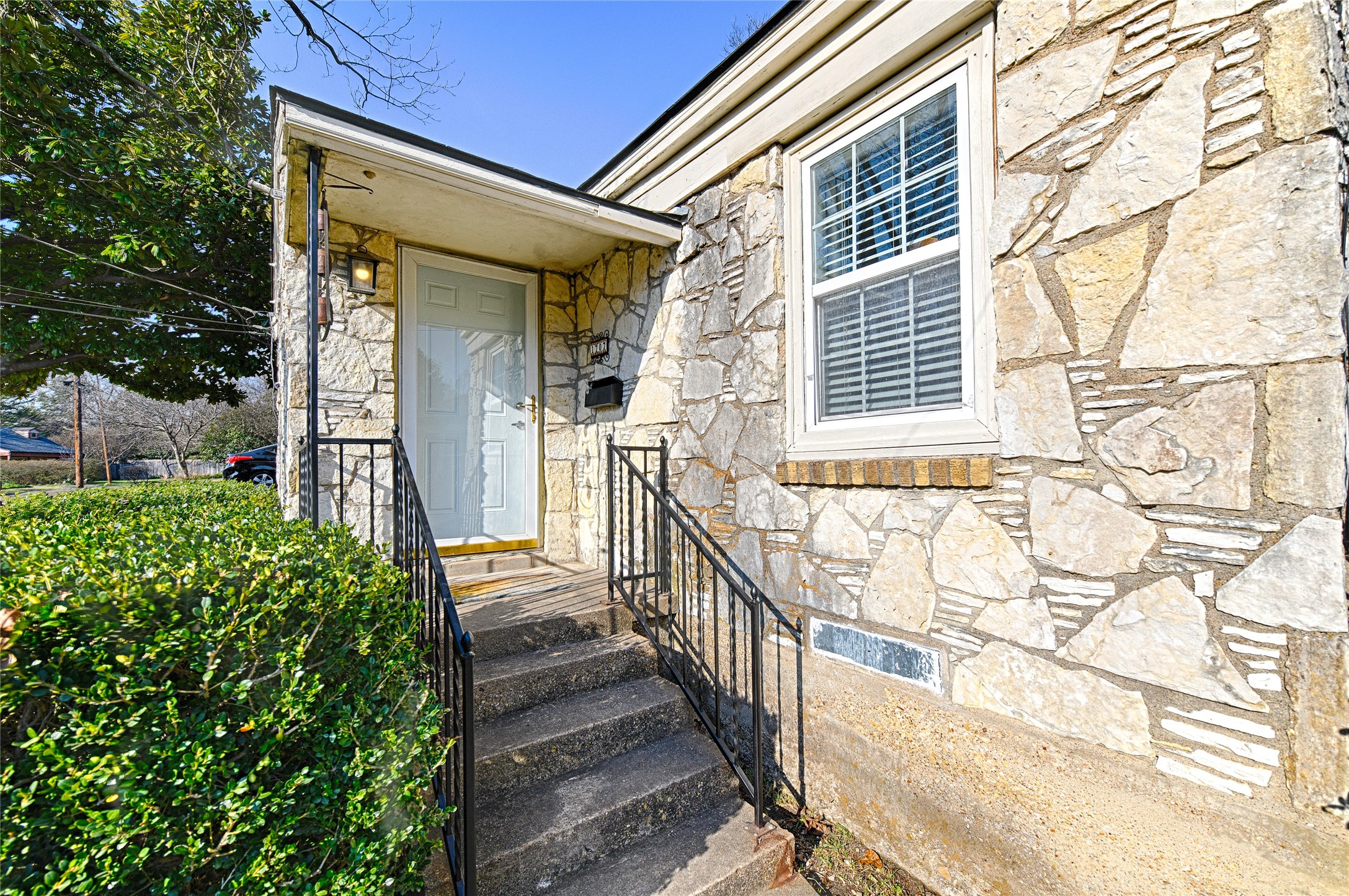 1707 Homewood Place Dallas TX 75224