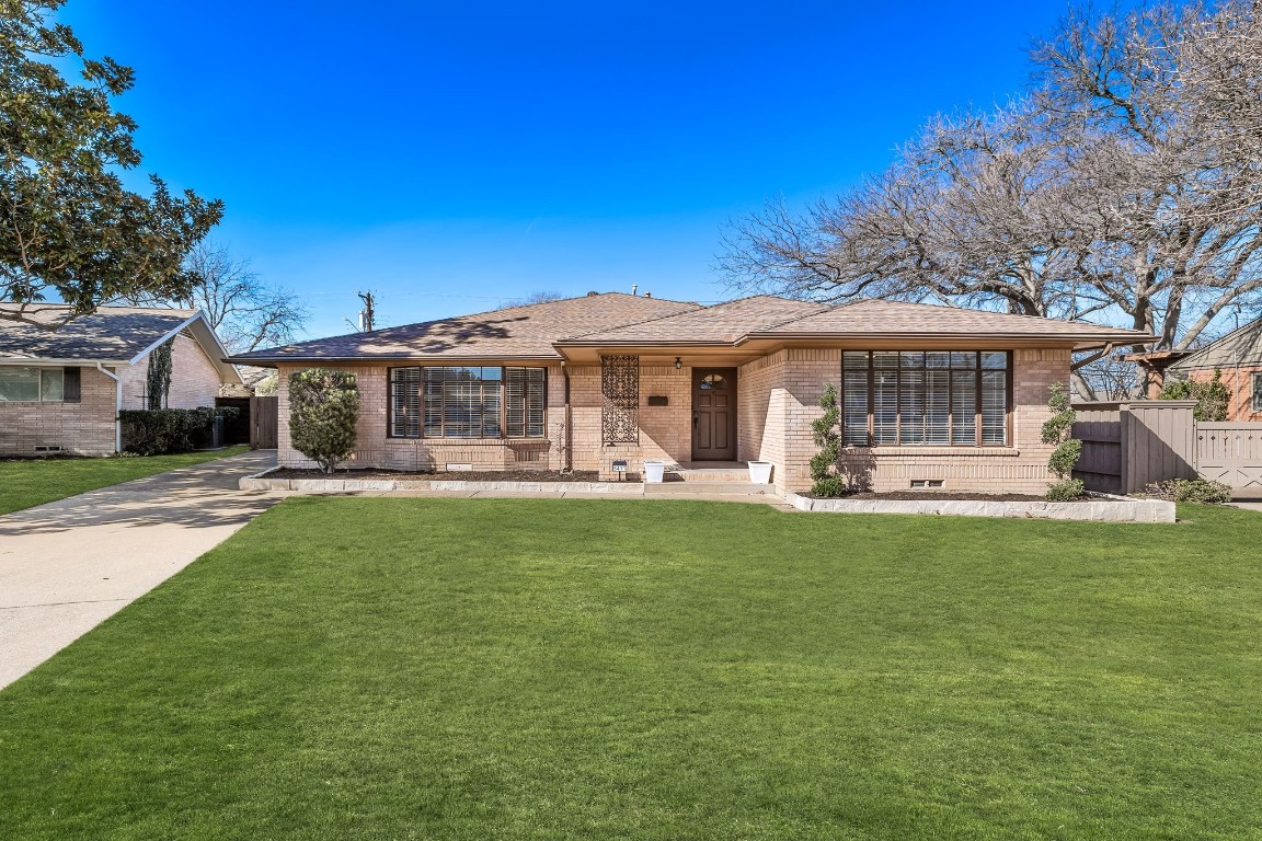 5411 Ledgestone Drive Dallas TX 75214
