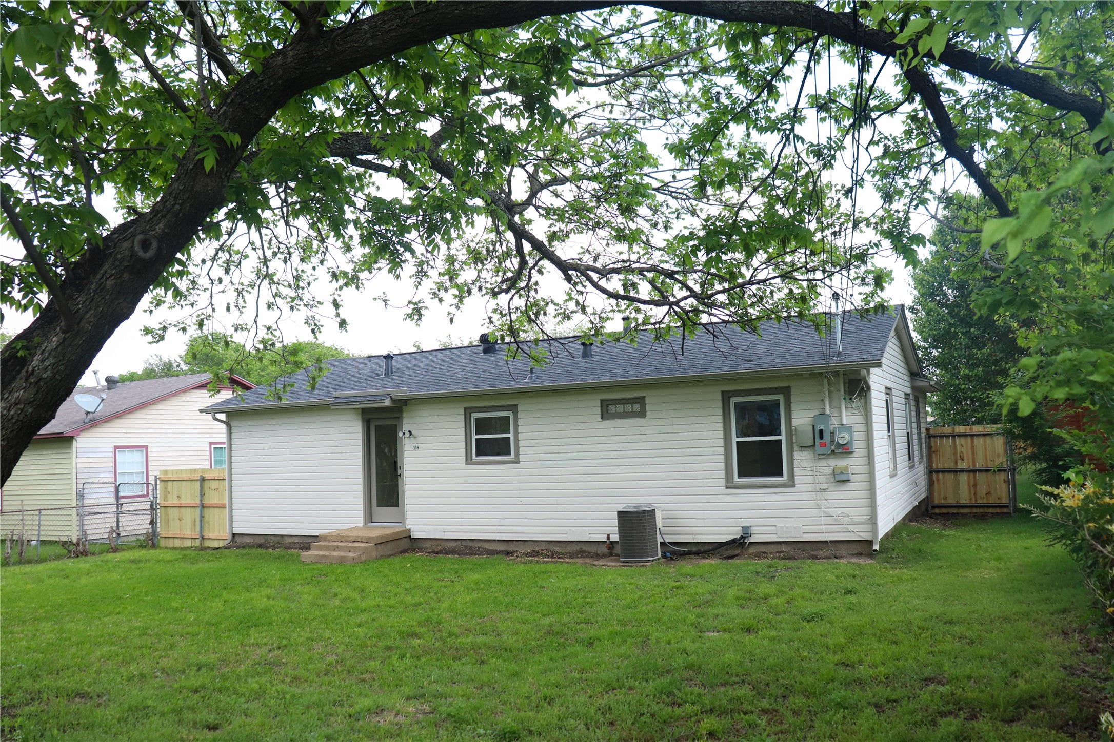 309 Brunswick Lane Mesquite TX 75149