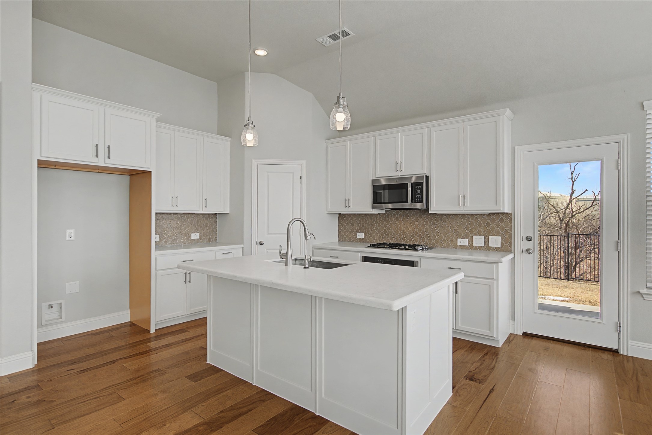 2614 Dakota Circle Corinth TX 76210