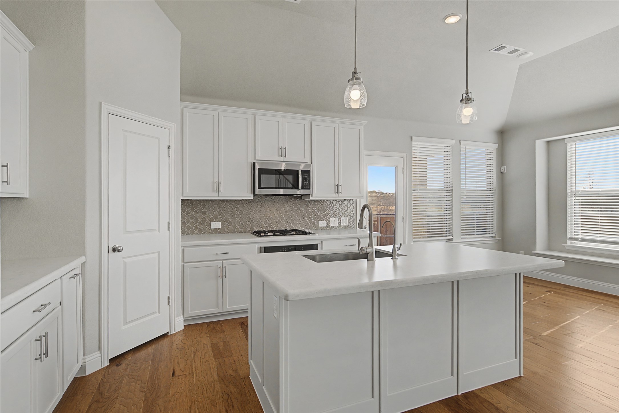 2614 Dakota Circle Corinth TX 76210