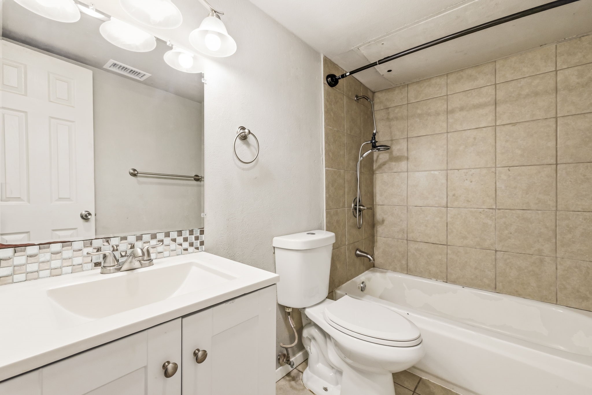 5736 Judie Court Haltom City TX 76148