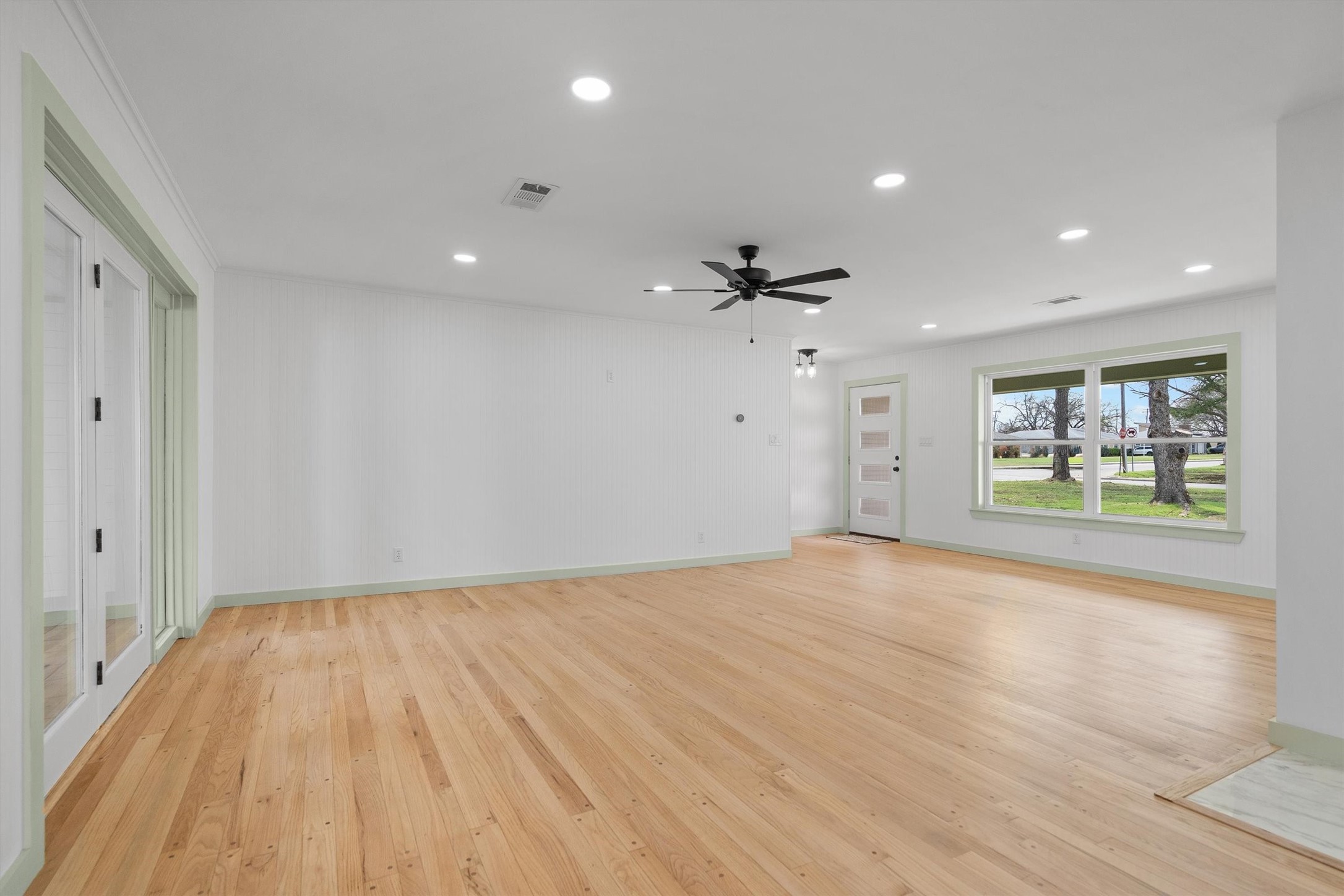 662 Fox Avenue Lewisville TX 75057