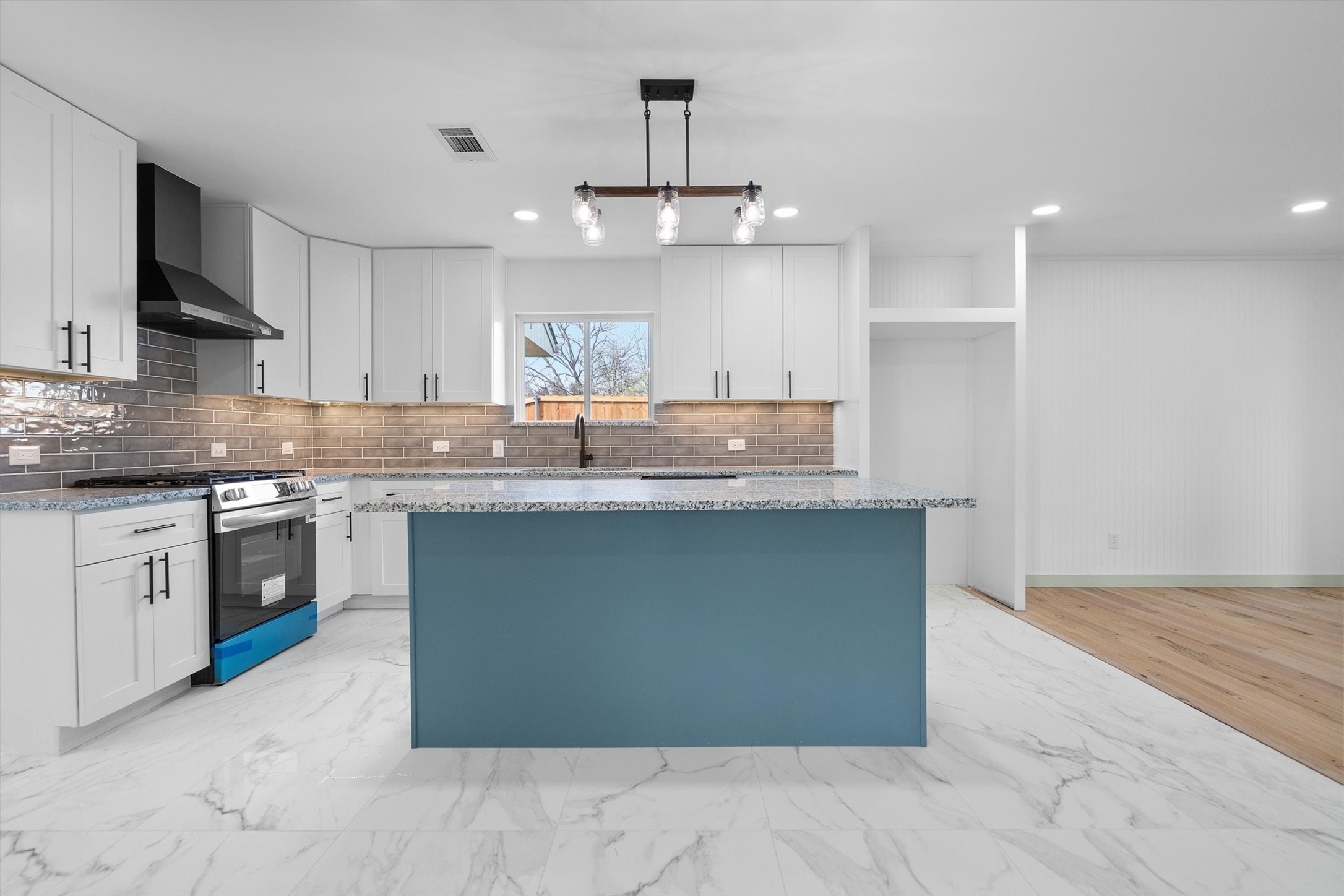 662 Fox Avenue Lewisville TX 75057