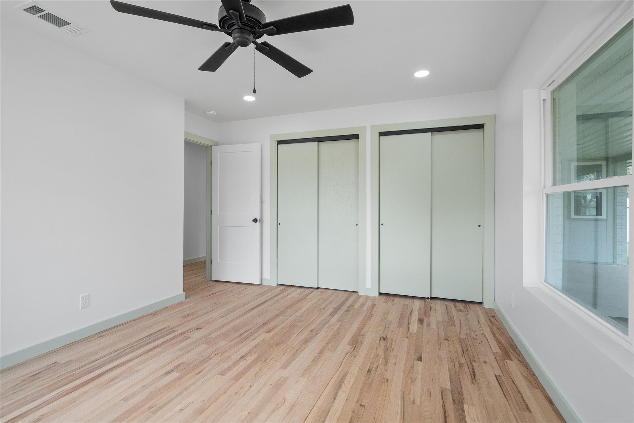 662 Fox Avenue Lewisville TX 75057