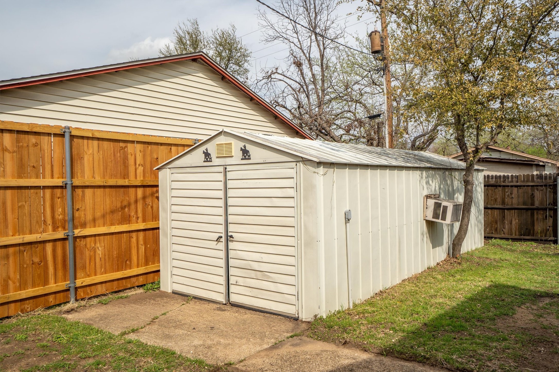 662 Fox Avenue Lewisville TX 75057
