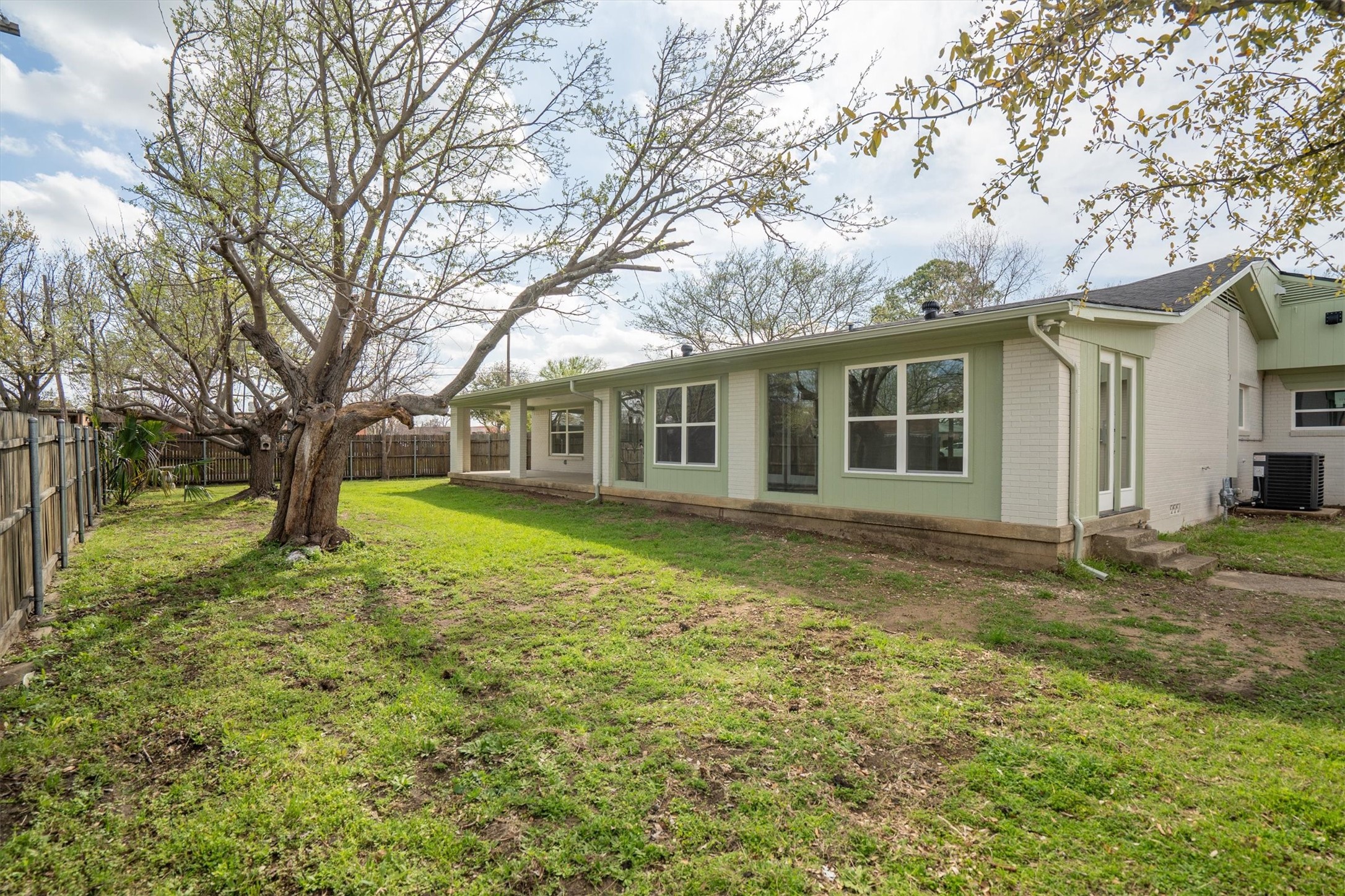 662 Fox Avenue Lewisville TX 75057