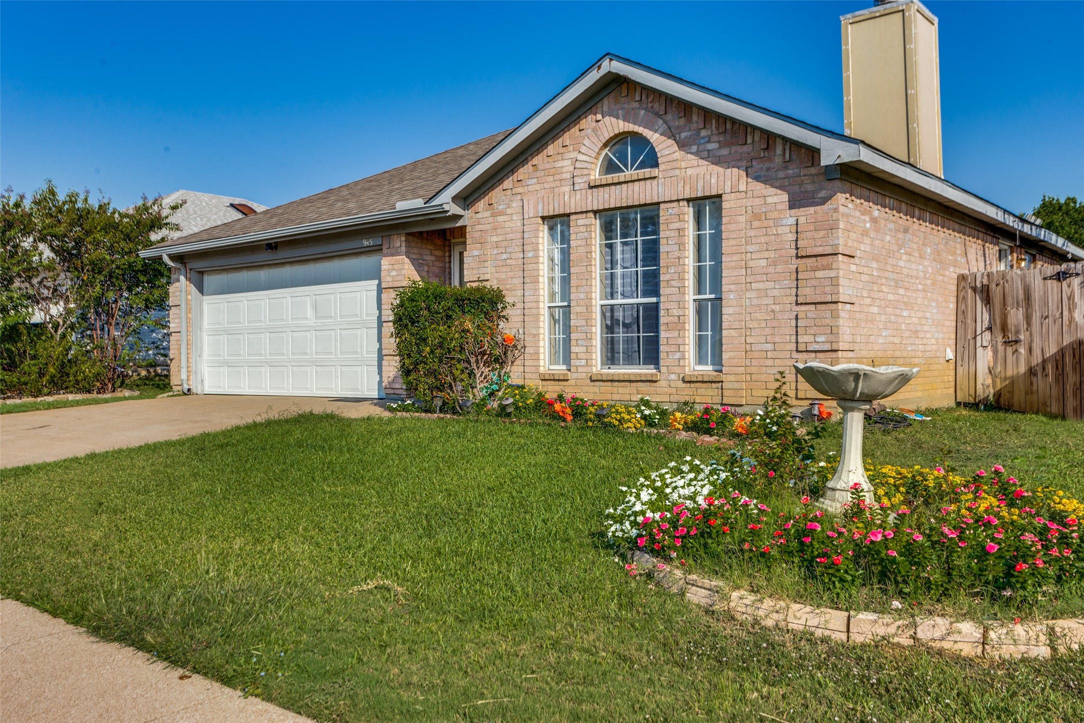 945 Tennessee Trail Arlington TX 76017