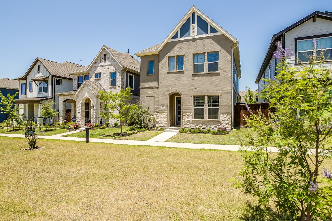1804 Roundtree Circle W Aledo TX 76008