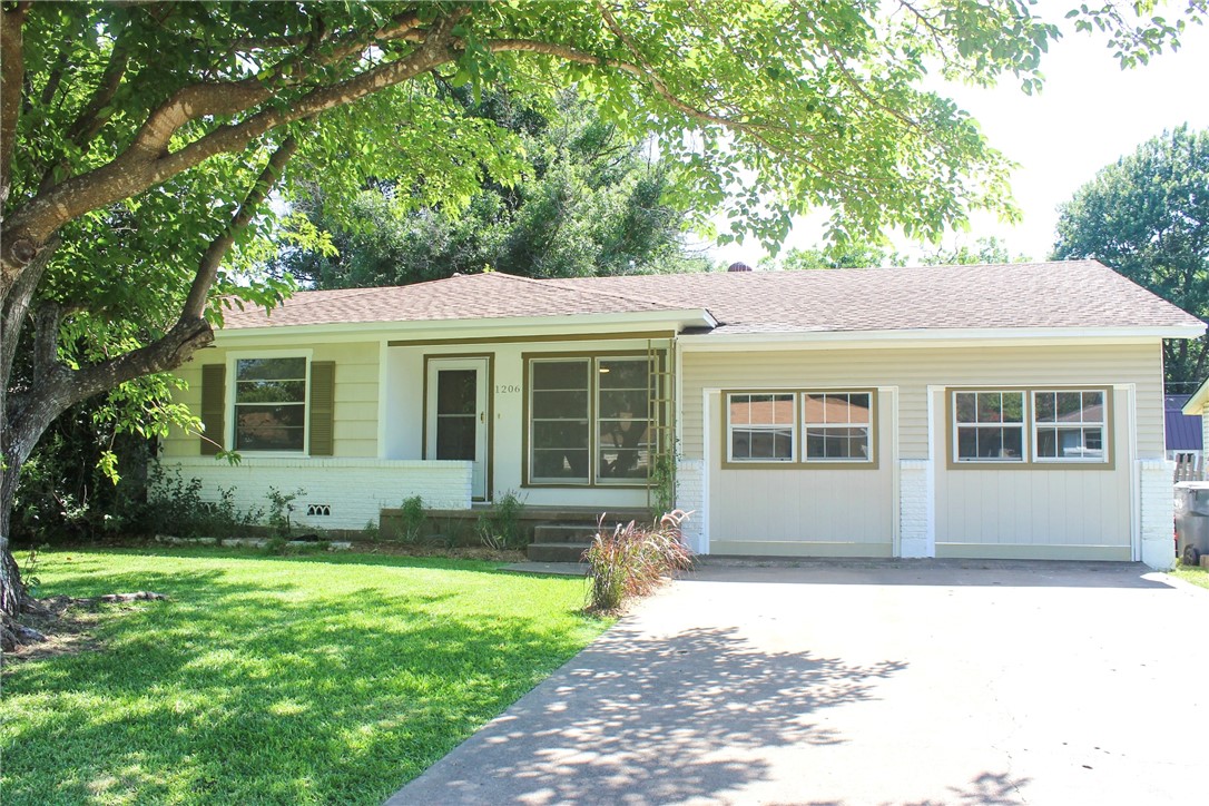 1206 N 63rd Street Waco TX 76710