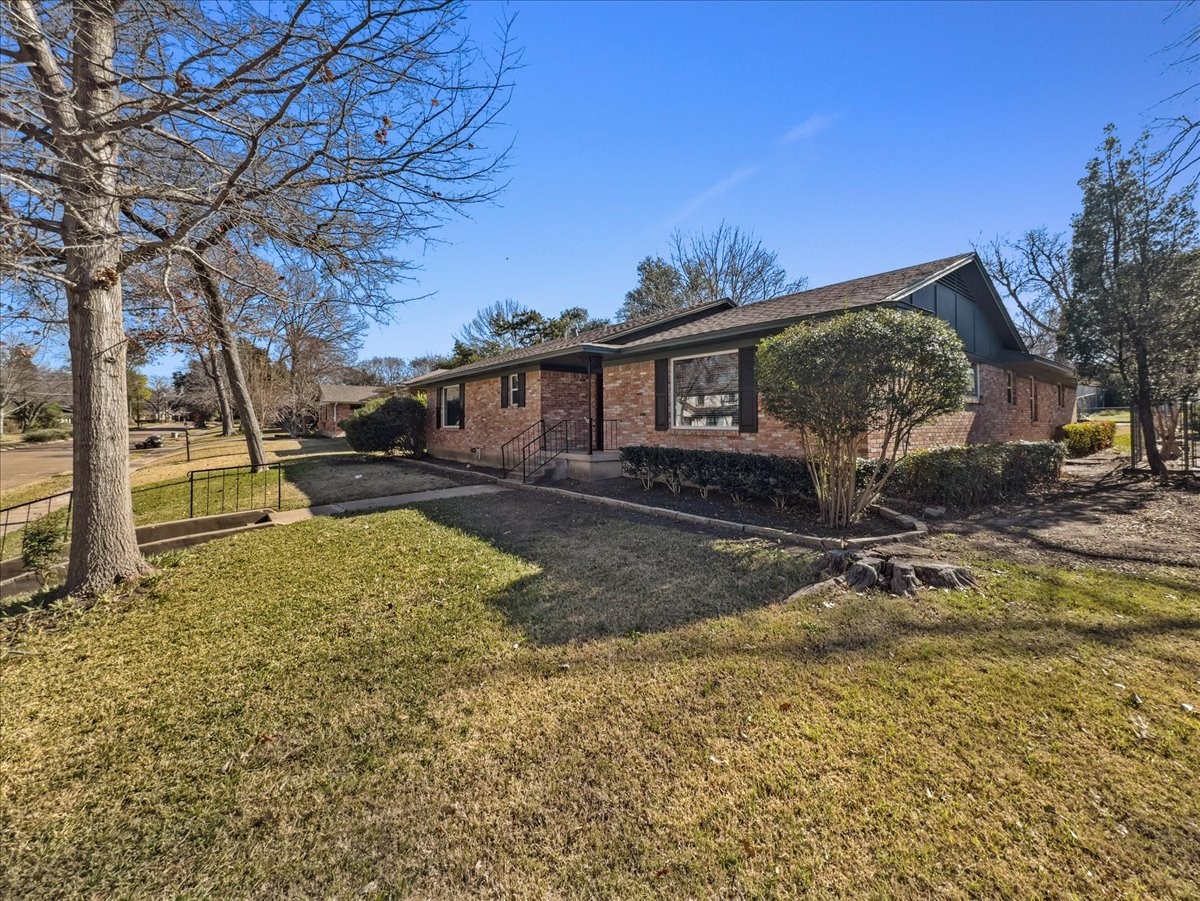 2709 Ripplewood Drive Dallas TX 75228