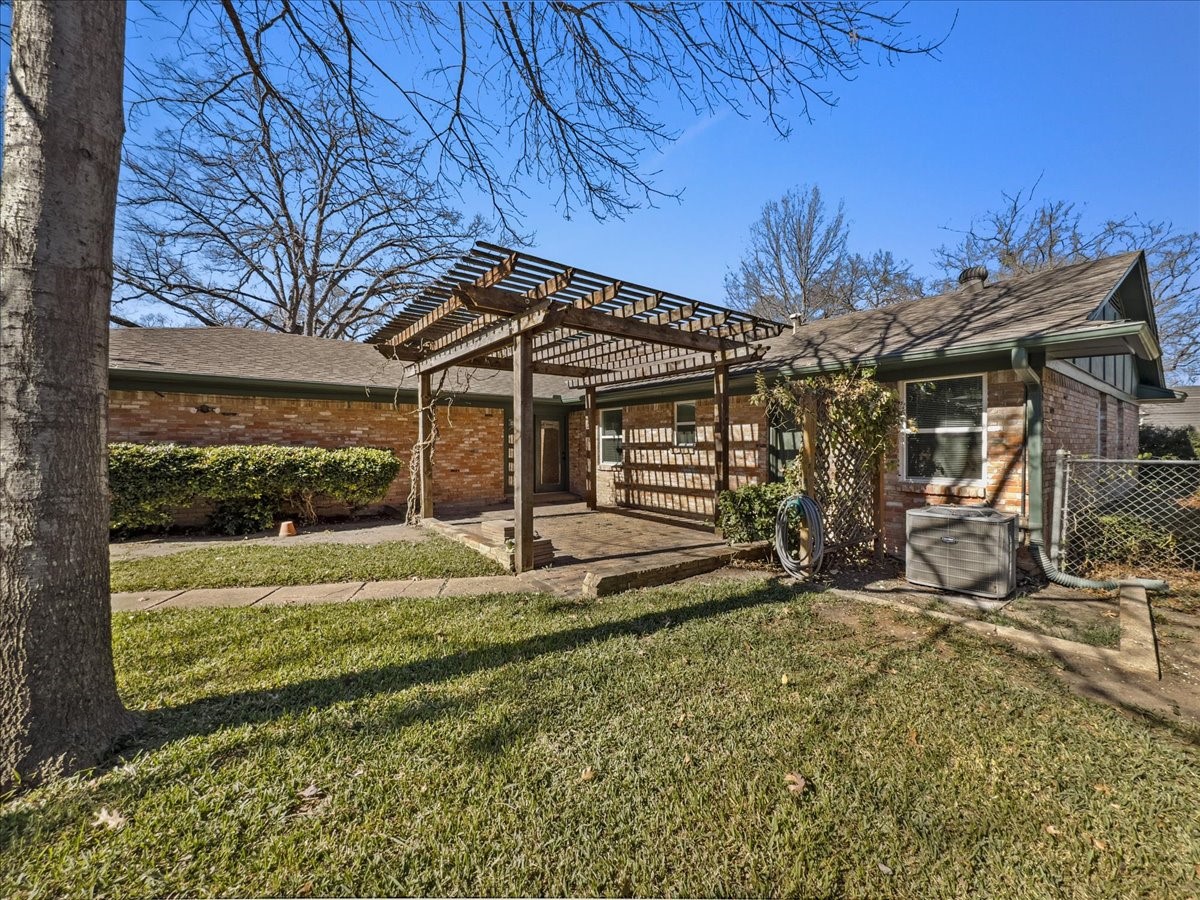 2709 Ripplewood Drive Dallas TX 75228
